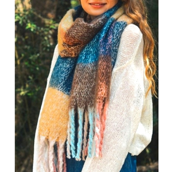 🆕🌿OVERSIZED TASSLE TRIM SCARF🌿 - Picture 2 of 3